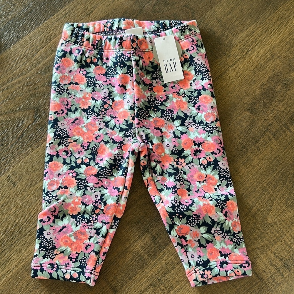 Baby gap 6-12 months NWT